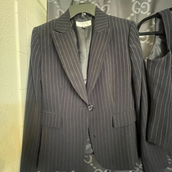 Stresa three piece ladies pants suit dark blue & white pin strip size 10 - Picture 3 of 14